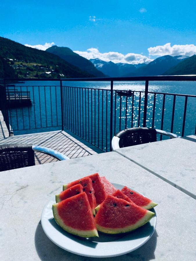Stryn Fjord Lodge Faleide 130 Экстерьер фото